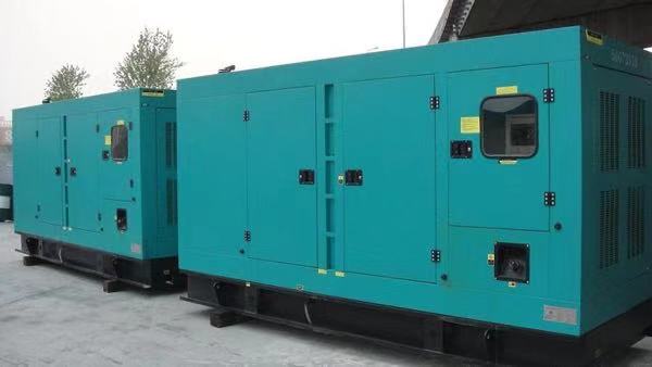 和庆镇康明斯400kw大型柴油二手发电机组